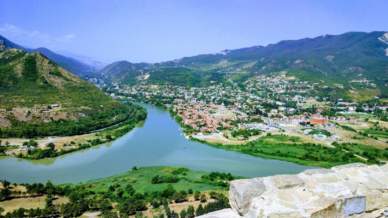 Kura Nehri Vadisi