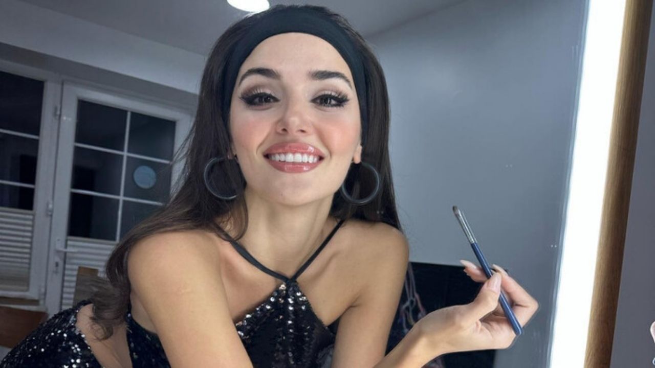 Hande Erçel (4)