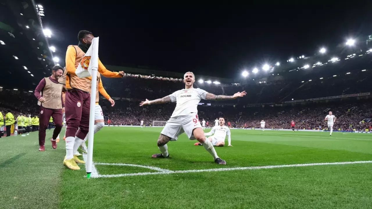 Galatasaray'ın Manchester United'a Karşı Kazandığı Unutulmaz Zafer Şampiyonlar Ligi'nde Tarihi Anlar! (1)