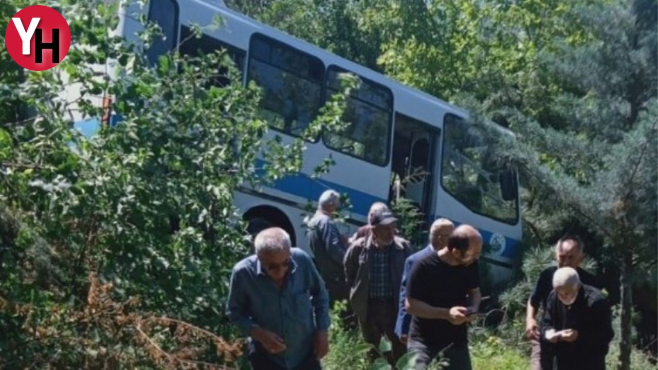 Sakarya'da Freni Patlayan Midibüs Uçuruma Yuvarlandı 9 Yaralı (1)