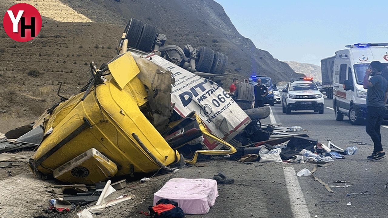 Erzincan'da Tir Otomobil Kafa Kafaya Çarpıştı! Çok Sayıda Ölü Var!