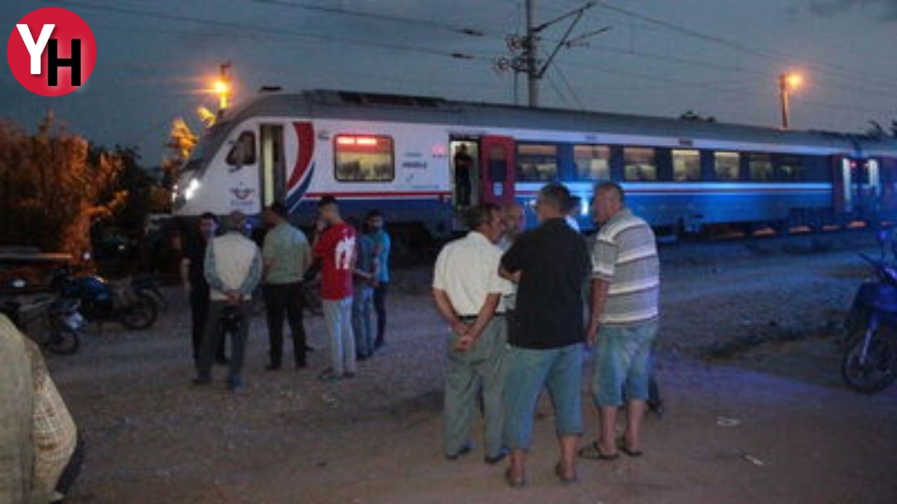 Yolcu Treni Traktöre Çarptı (1)